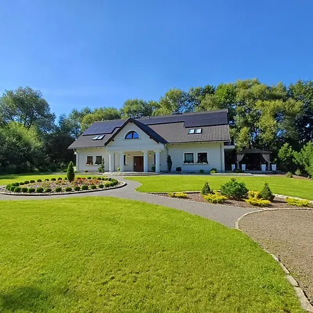 Dworek Apartment